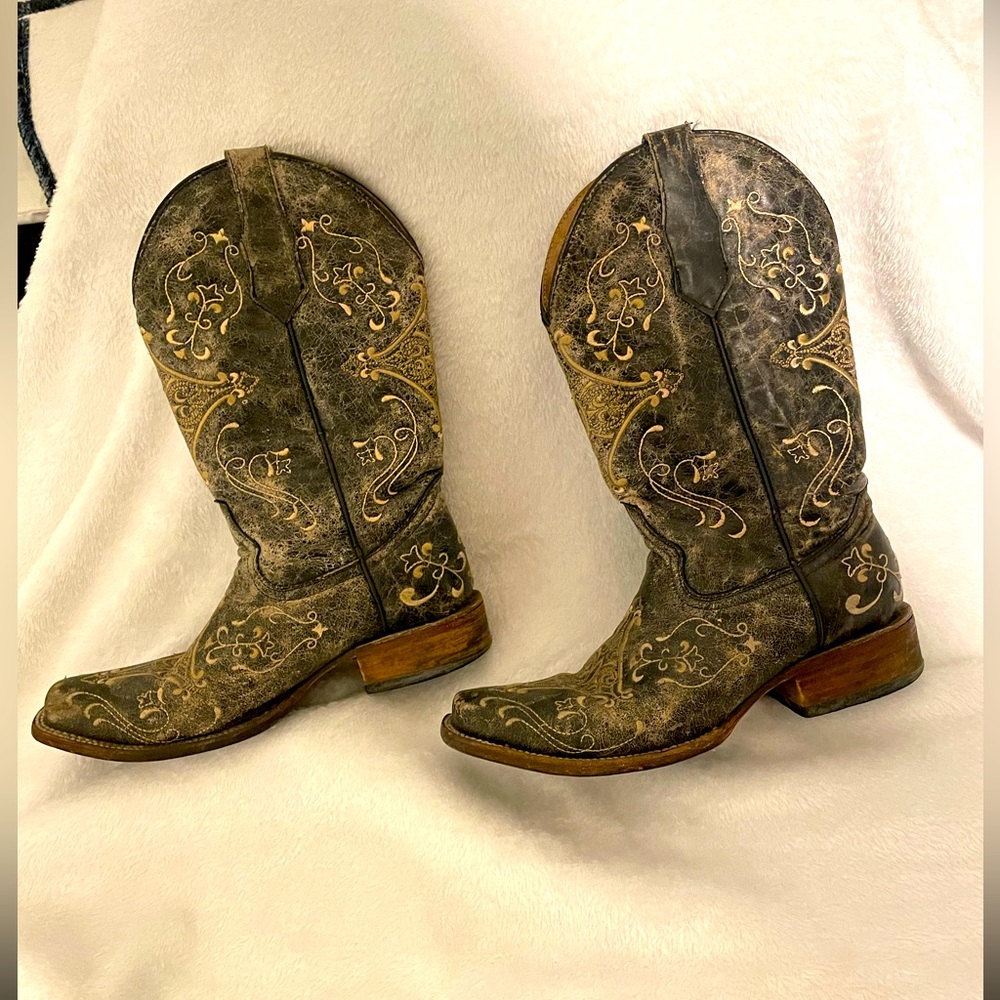 Ladies’ Cowboy Boots-size 9
